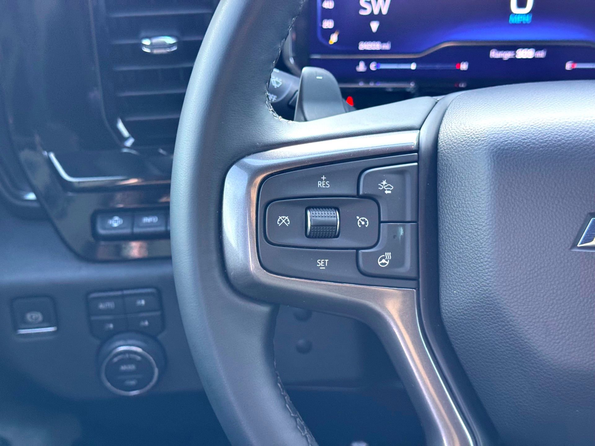 Used 2024 Chevrolet Silverado 1500 ZR2 w/ Technology Package image 26