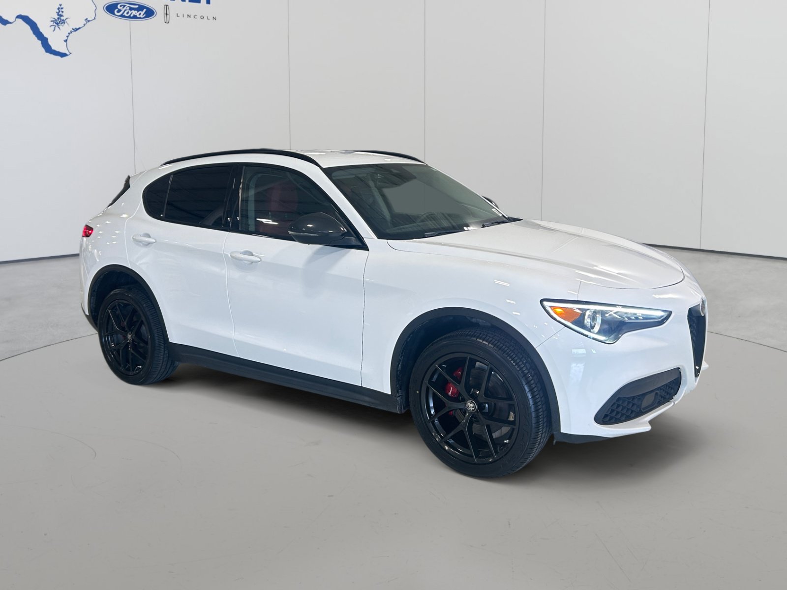 Used 2020 Alfa Romeo Stelvio w/ Nero Edizione RWD image 2
