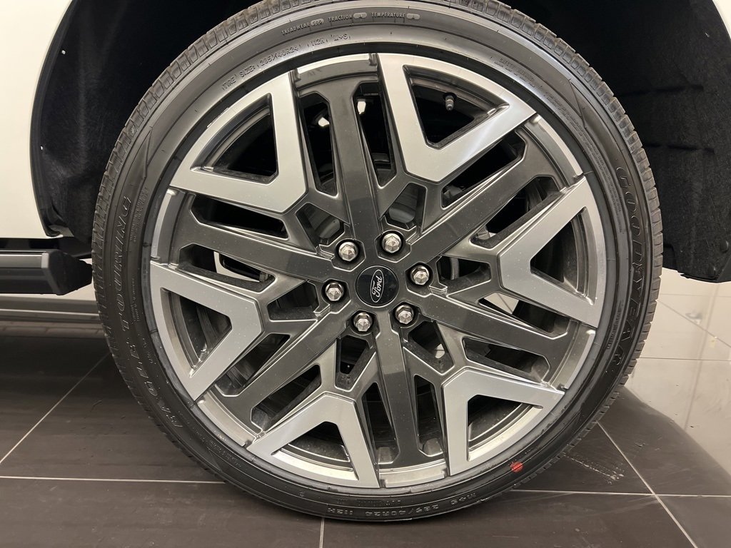 New 2025 Ford Expedition Max Platinum w/ Platinum Ultimate Package image 7