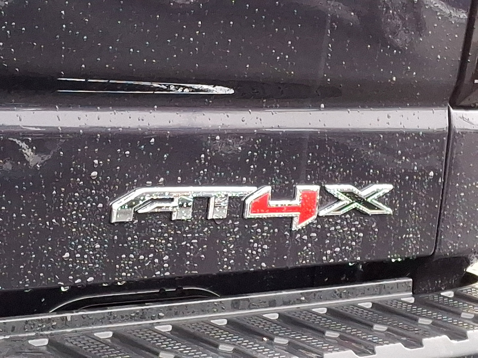 Used 2025 GMC Sierra 1500 AT4X image 31