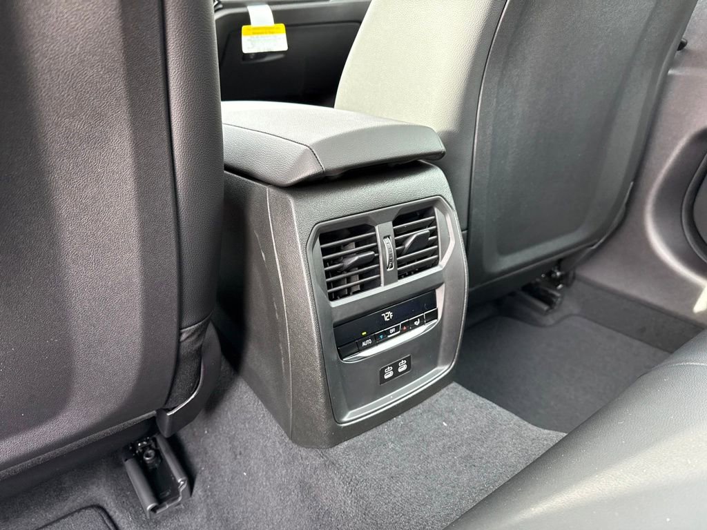 Used 2026 BMW 330i xDrive Sedan w/ Premium Package image 23