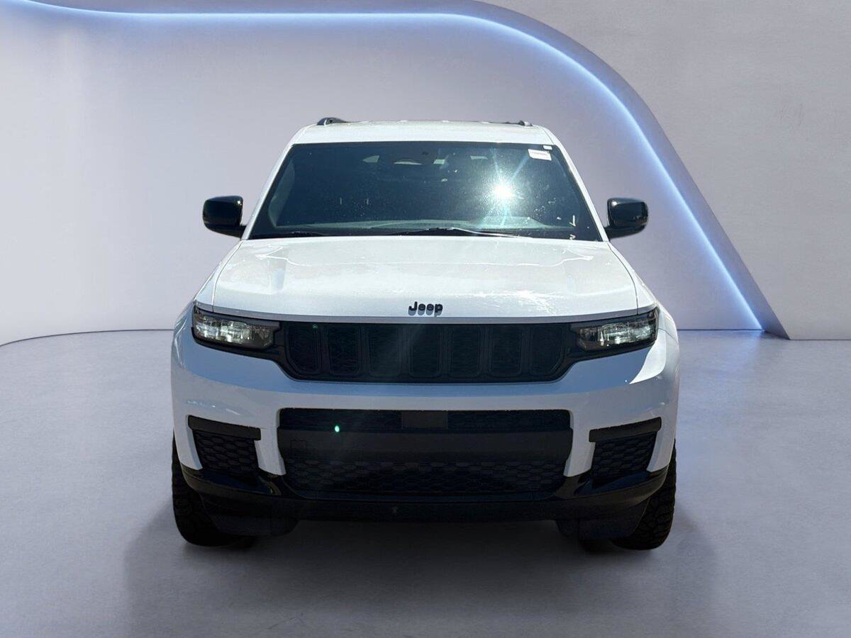 Used 2023 Jeep Grand Cherokee L Laredo AWD/4WD image 8