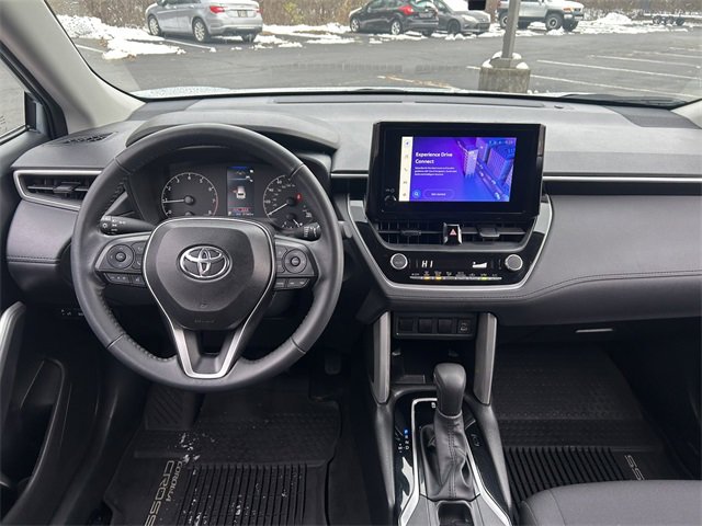 Used 2024 Toyota Corolla Cross LE image 10