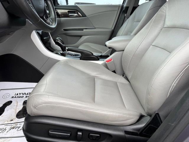 Used 2016 Honda Accord Touring image 19