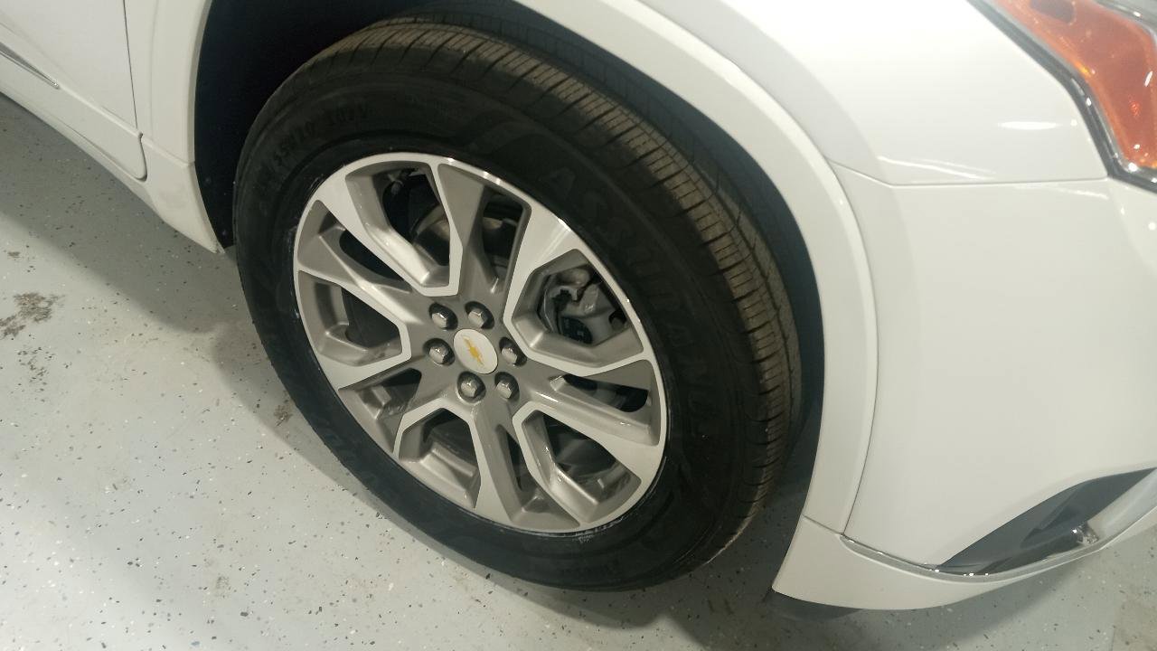 Used 2021 Chevrolet Traverse Premier AWD/4WD image 3