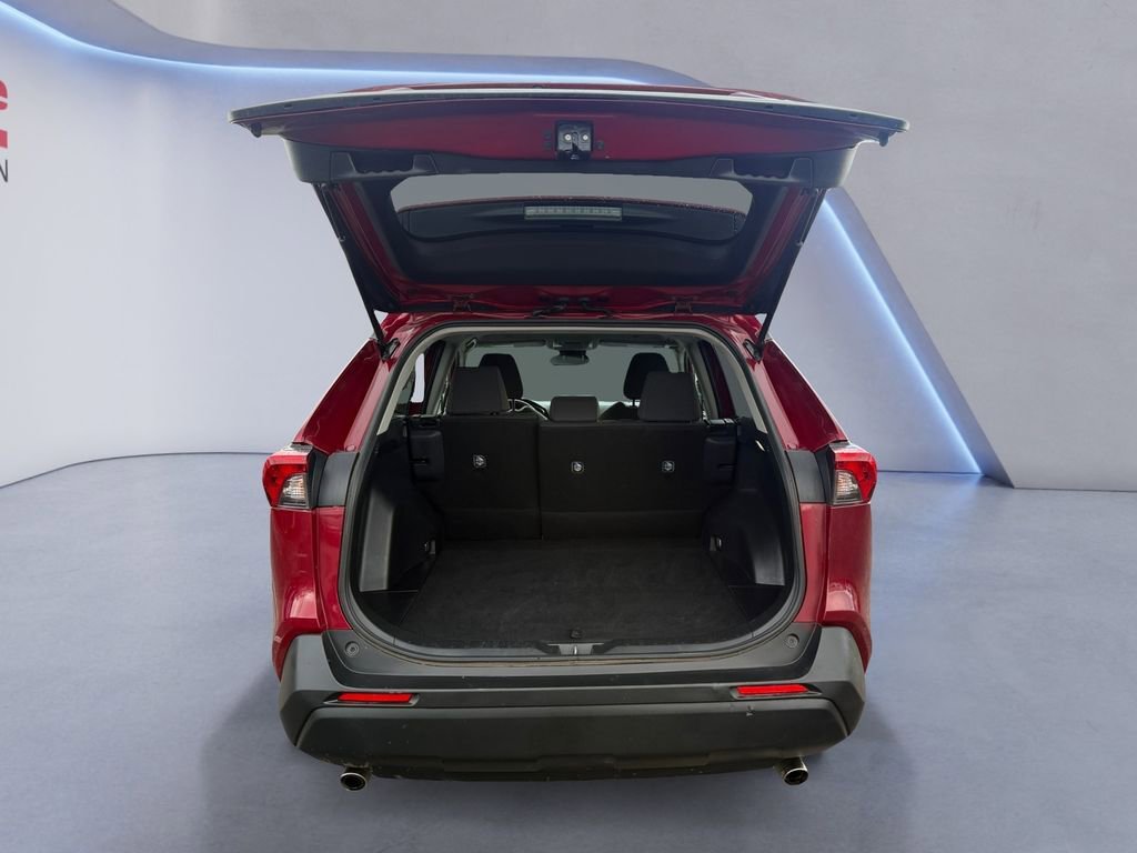Used 2025 Toyota RAV4 LE AWD/4WD image 19