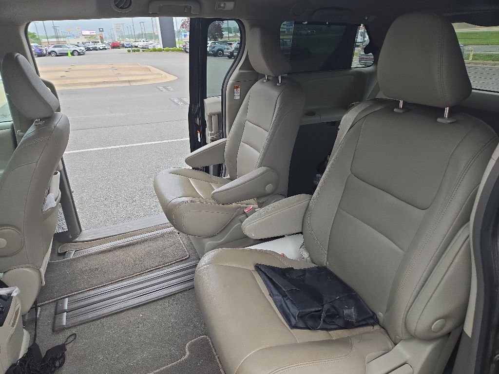 Used 2019 Toyota Sienna XLE FWD image 5