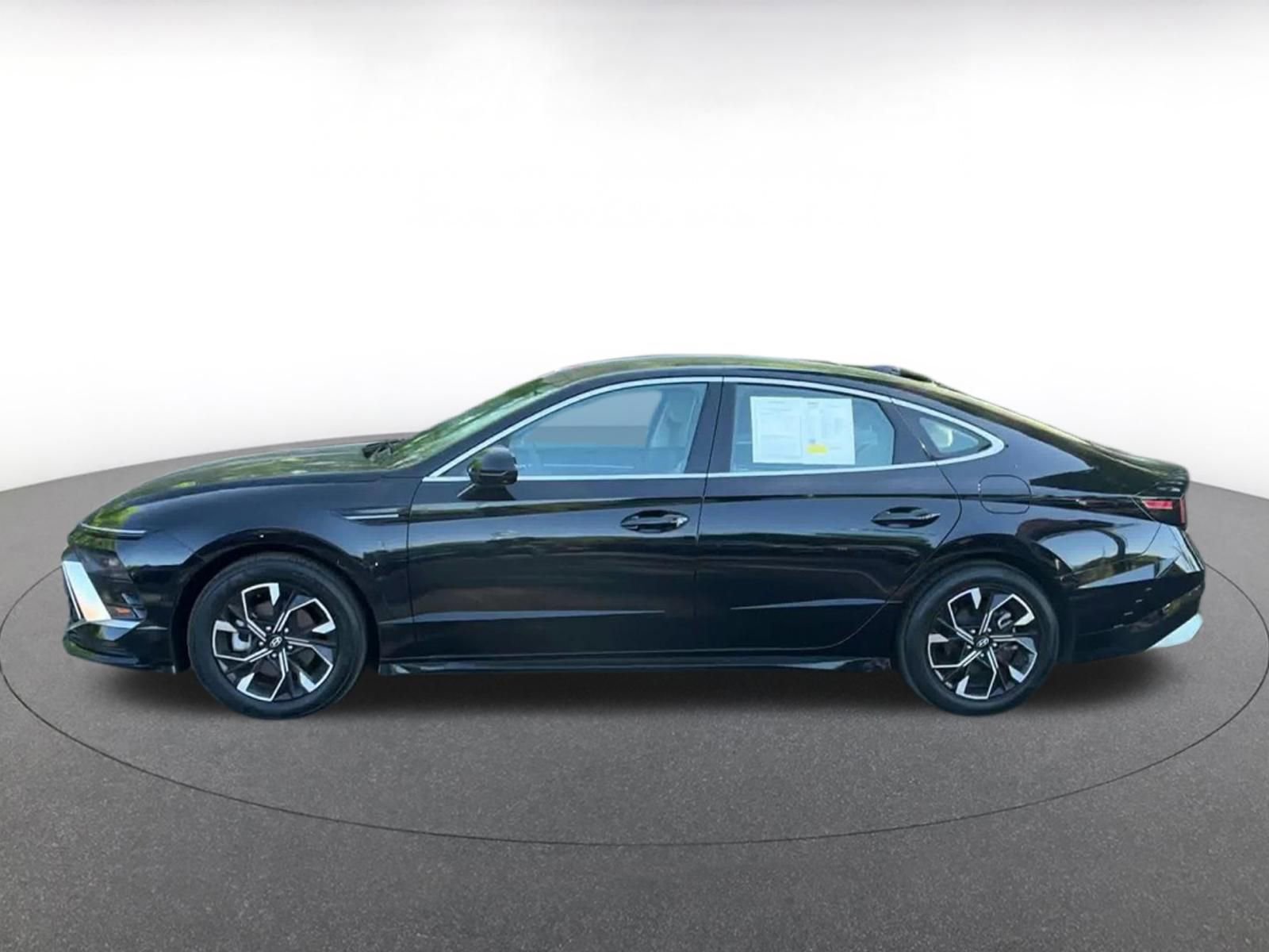 Used 2025 Hyundai Sonata SEL FWD image 9