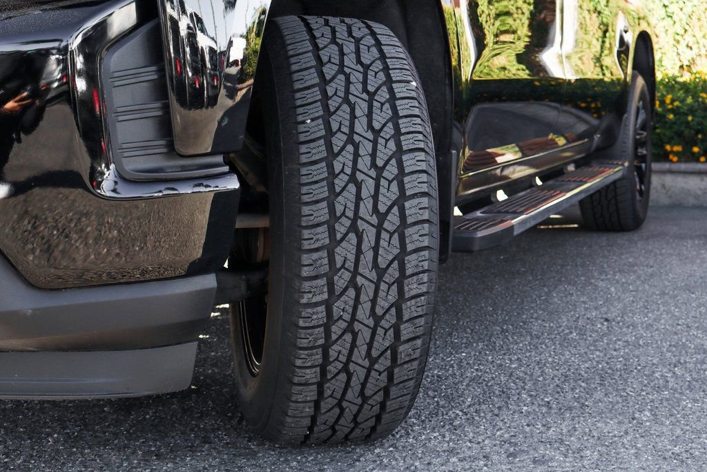 Used 2021 Chevrolet Silverado 1500 High Country w/ Technology Package AWD/4WD image 49