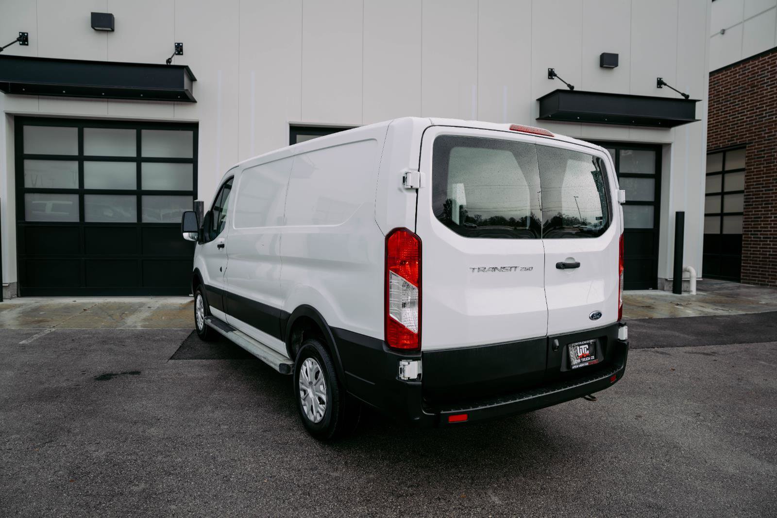 Used 2019 Ford Transit 250 130 Low Roof w/ Exterior Upgrade Package image 5