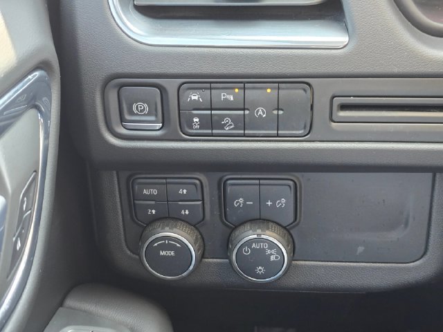 Used 2023 Chevrolet Tahoe Premier AWD/4WD image 37