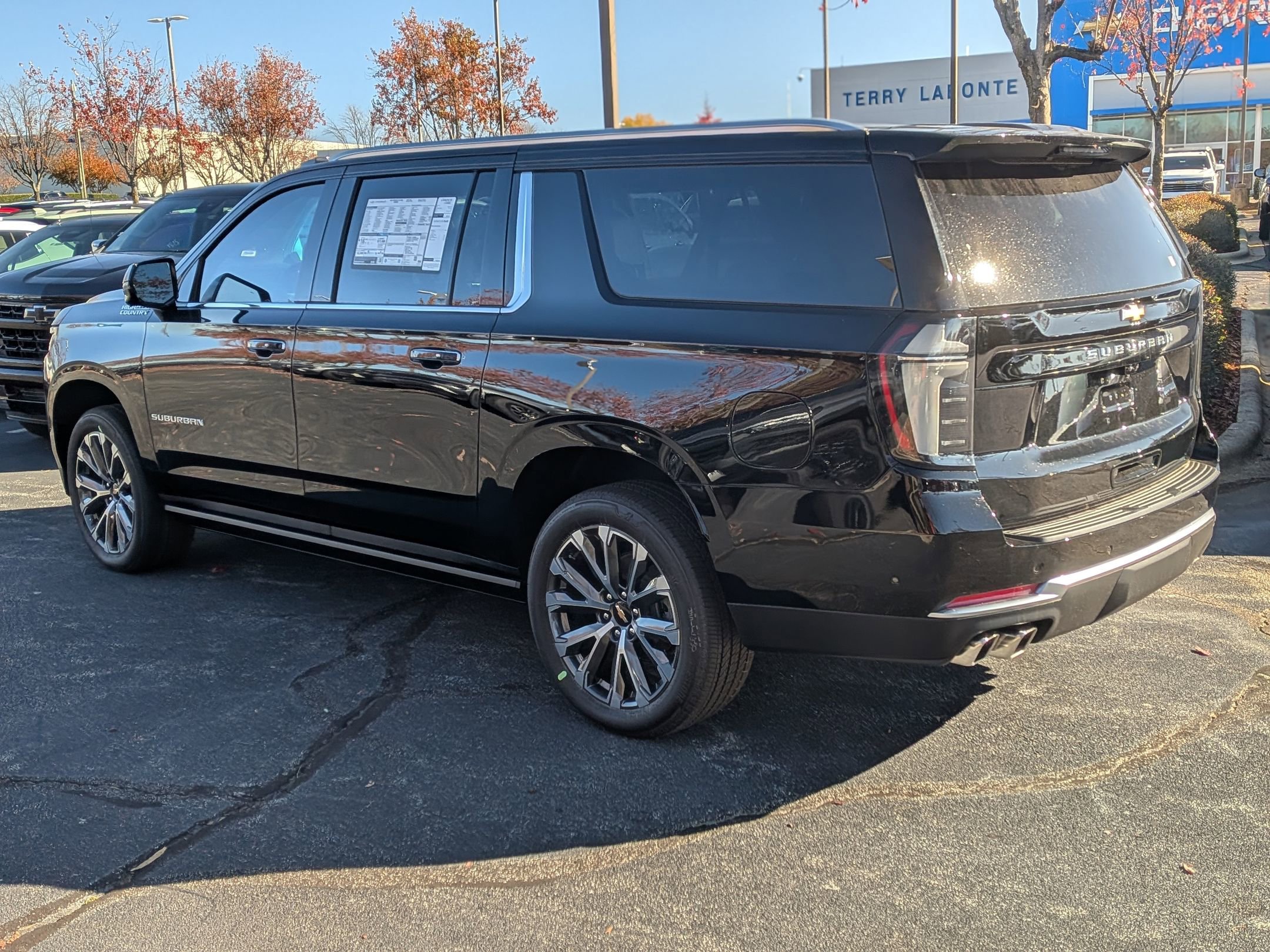 New 2026 Chevrolet Suburban High Country image 6