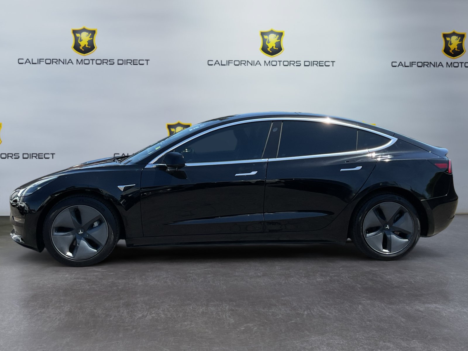 Used 2020 Tesla Model 3 Standard Range RWD image 8