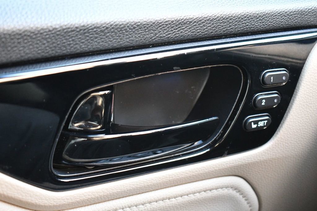 Used 2019 Honda Odyssey Elite image 16