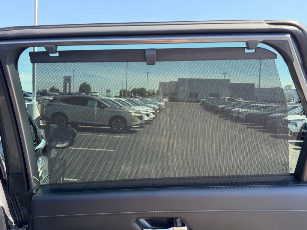 Used 2023 Nissan Pathfinder SL w/ Black Appearance Package FWD image 23
