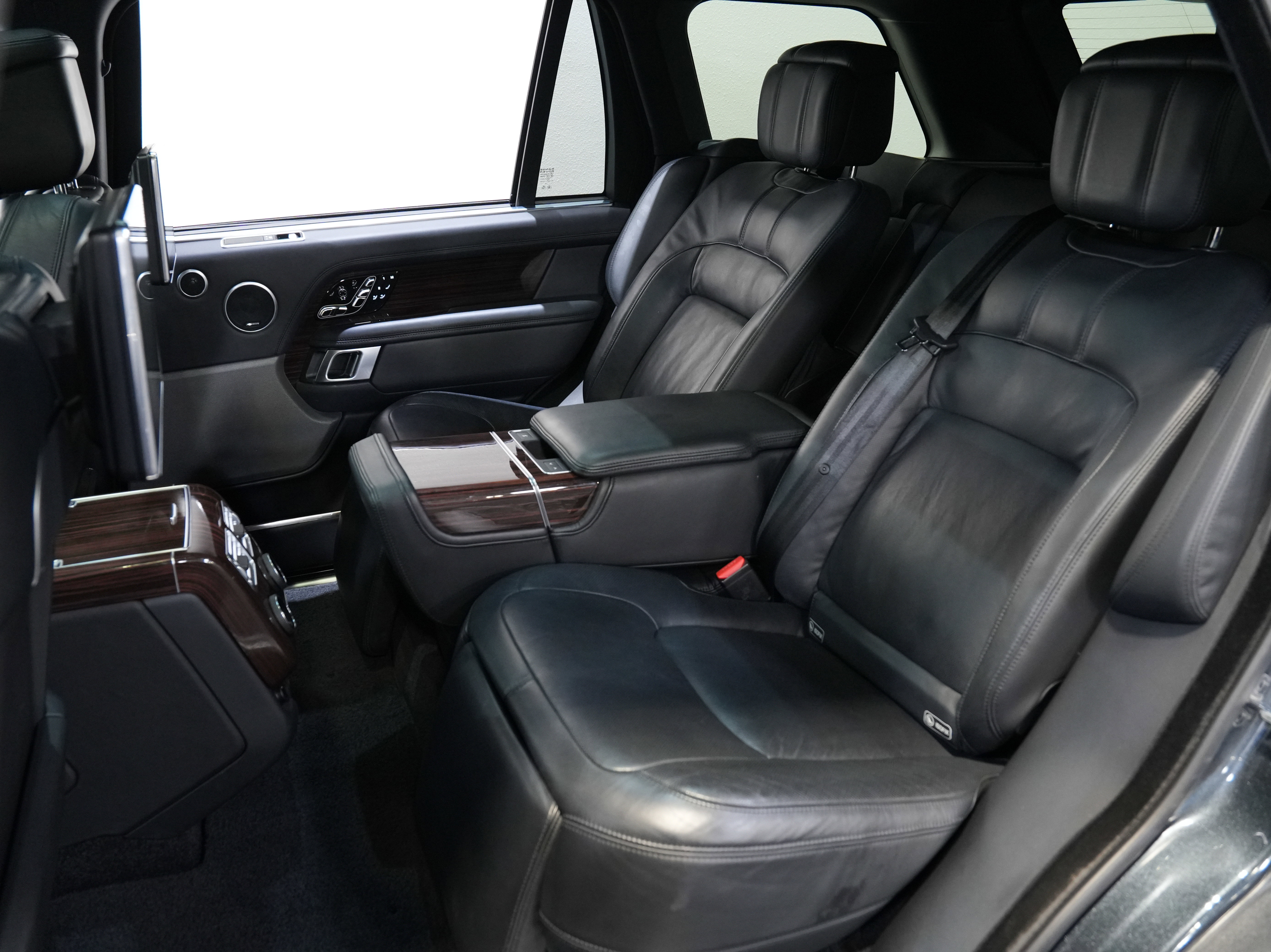 Used 2018 Land Rover Range Rover Long Wheelbase Autobiography image 35