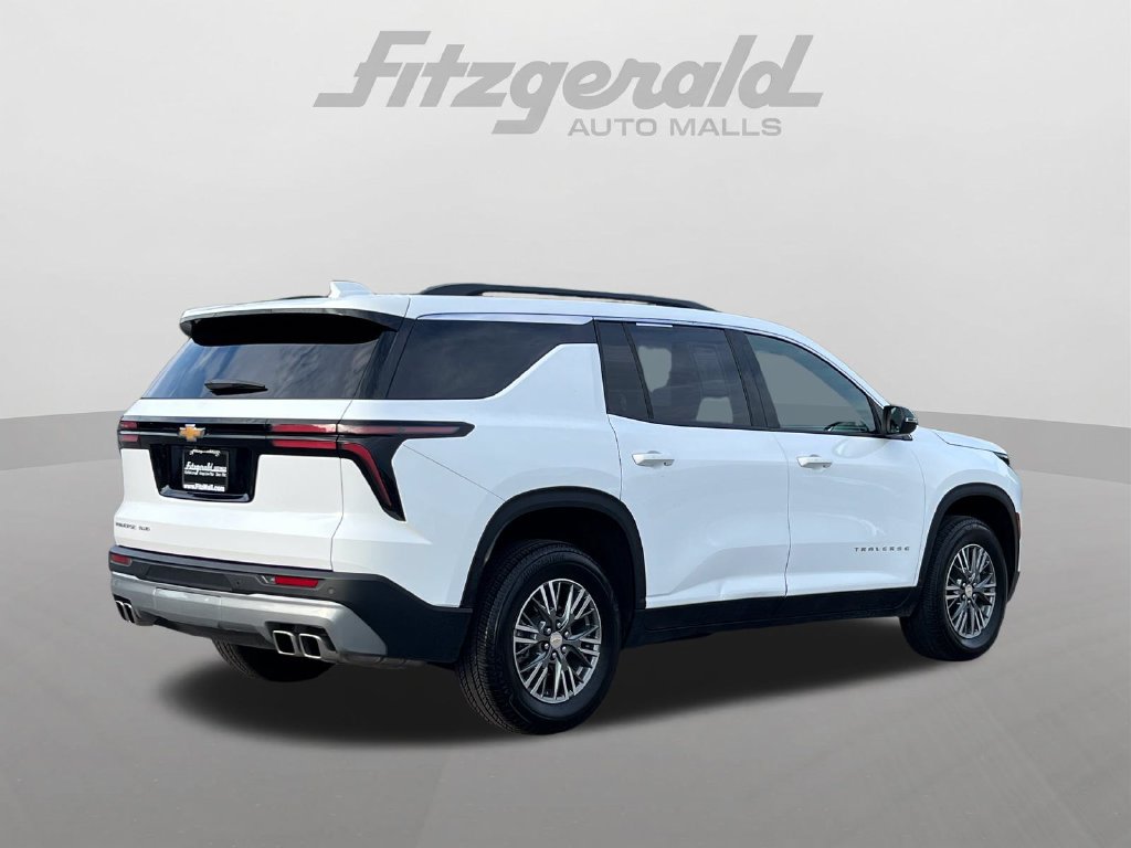 Used 2026 Chevrolet Traverse LT AWD/4WD image 8