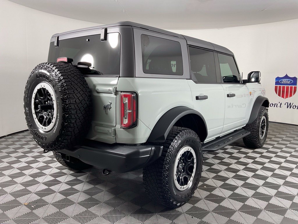 Certified 2022 Ford Bronco Badlands AWD/4WD image 3