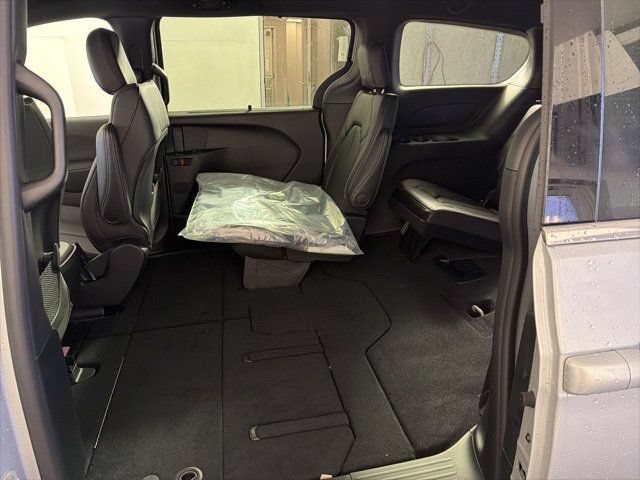 New 2026 Chrysler Voyager LX FWD image 26