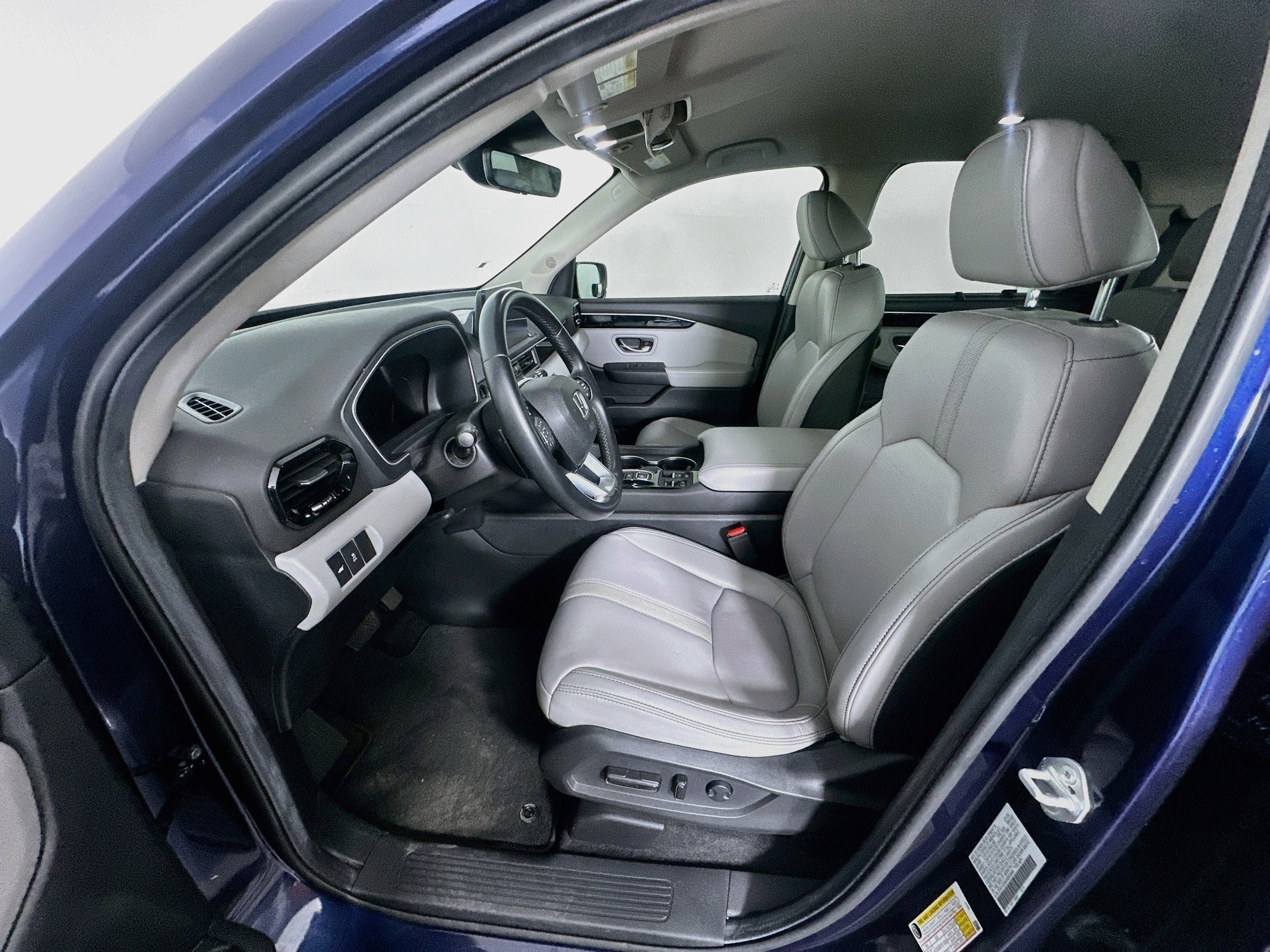 Used 2025 Honda Pilot EX-L image 13