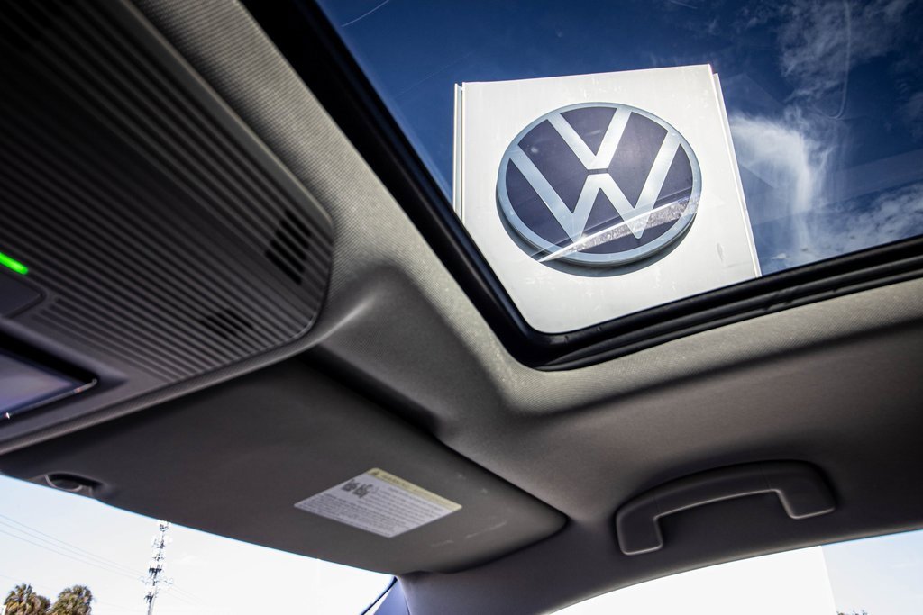 New 2026 Volkswagen Atlas SEL Premium R-Line image 2