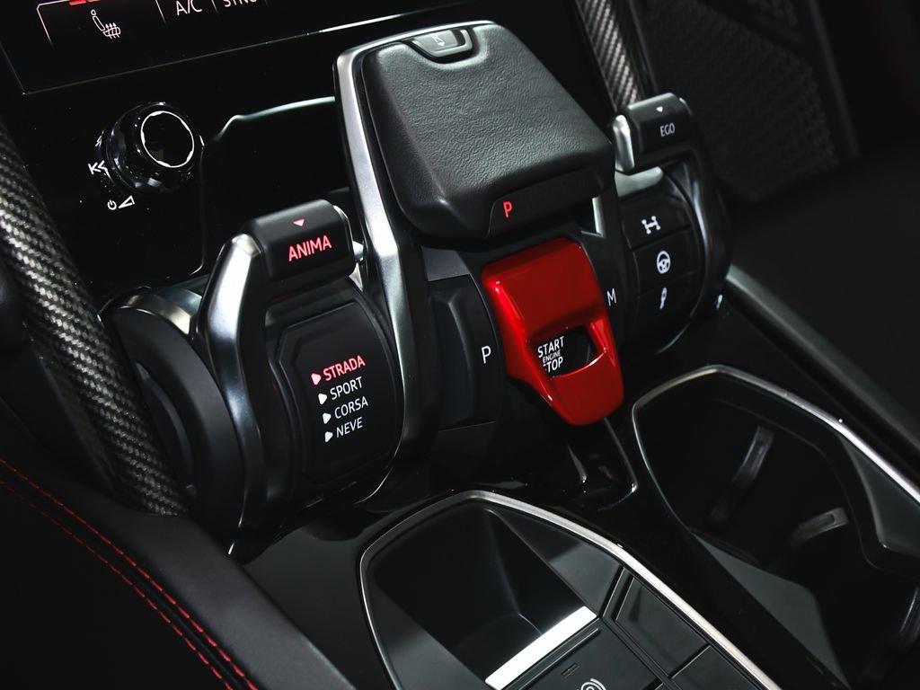 Used 2020 Lamborghini Urus image 49