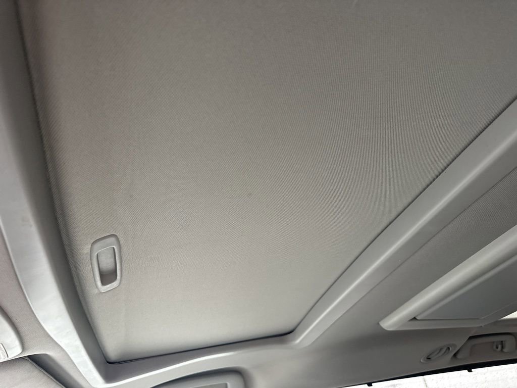 Used 2020 Toyota Sienna Limited Premium w/ Carpet Mat Package image 23