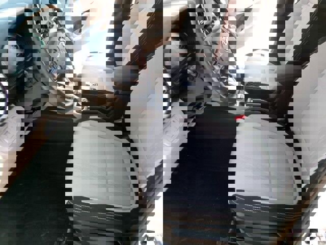 Used 2024 Hyundai Venue SEL image 15