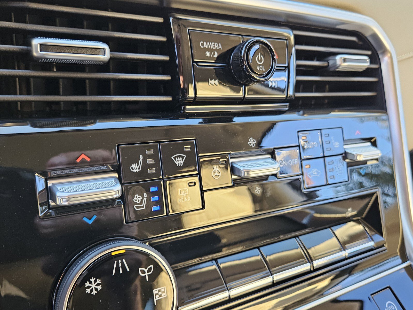 New 2026 Nissan Armada Platinum image 22