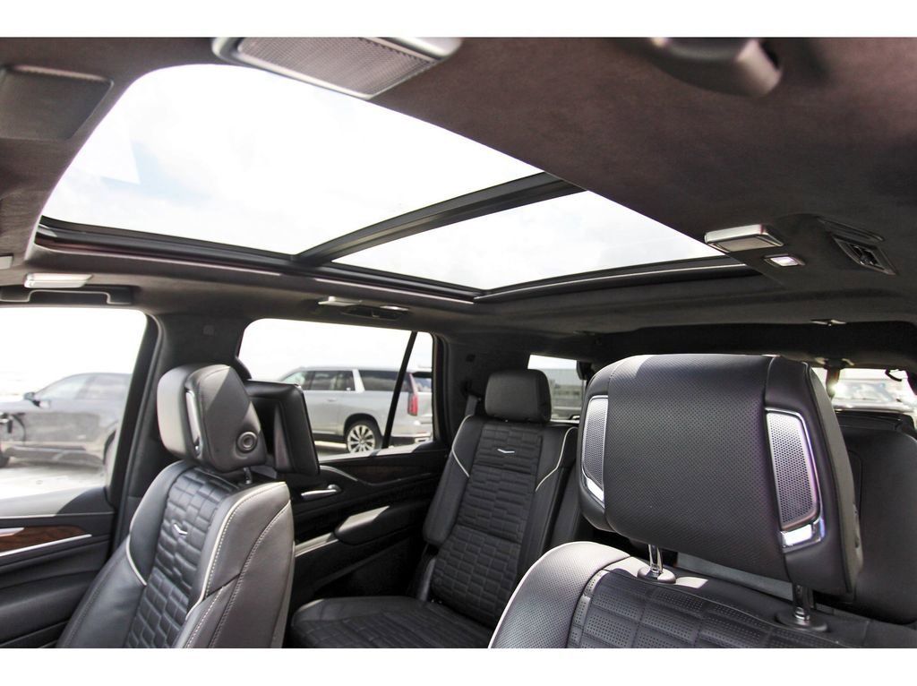 Certified 2024 Cadillac Escalade Sport Platinum w/ LPO, ONYX Package image 30