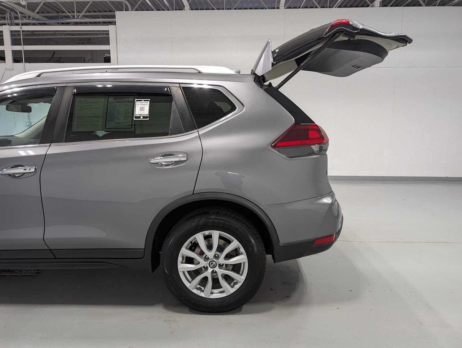 Used 2020 Nissan Rogue SV AWD/4WD image 11