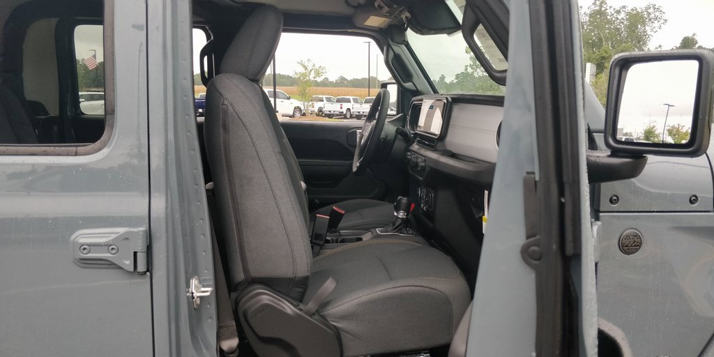 New 2025 Jeep Gladiator Sport image 40