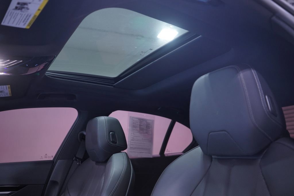 Used 2024 BMW 530i w/ M Sport Package RWD image 8
