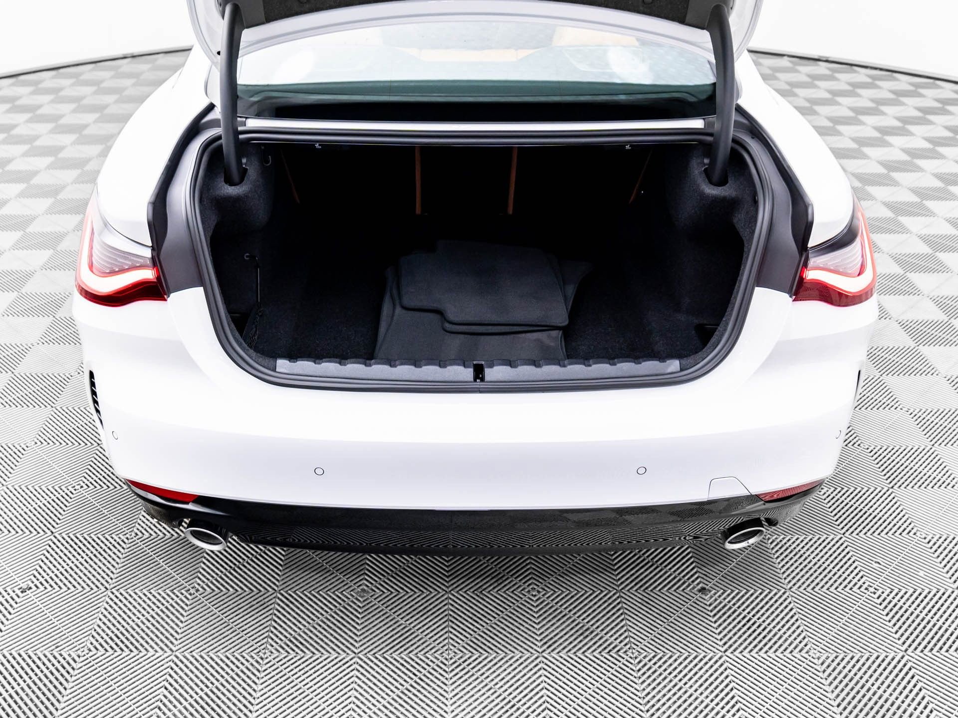 Certified 2025 BMW 430i xDrive Coupe w/ Convenience Package image 27