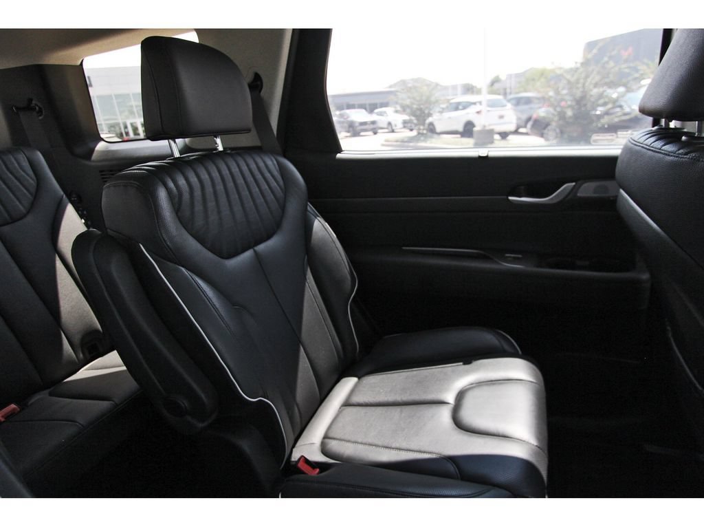 Used 2023 Hyundai Palisade Limited FWD image 12