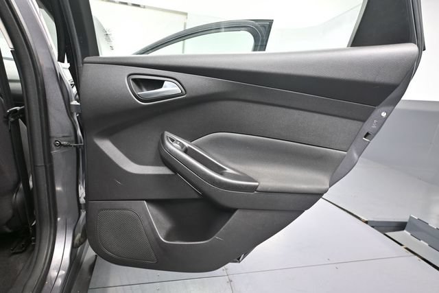 Used 2012 Ford Focus SEL FWD image 35