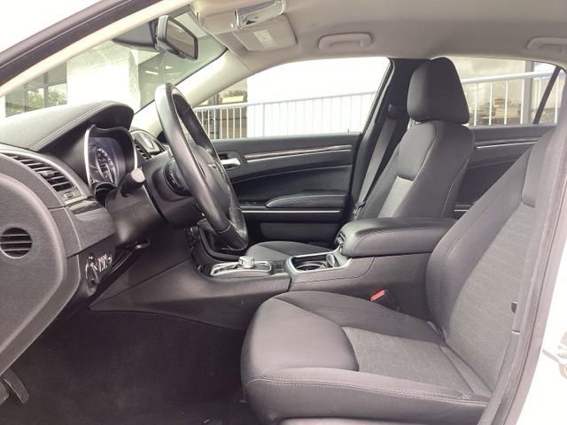 Used 2019 Chrysler 300 Touring w/ Sport Appearance Package image 22