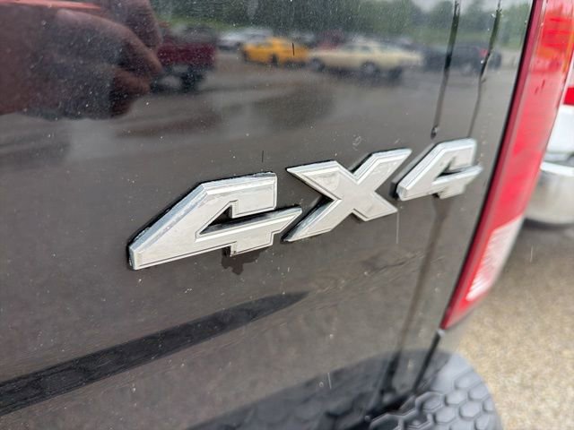 Used 2014 RAM 1500 4x4 Crew Cab w/ Protection Group image 11