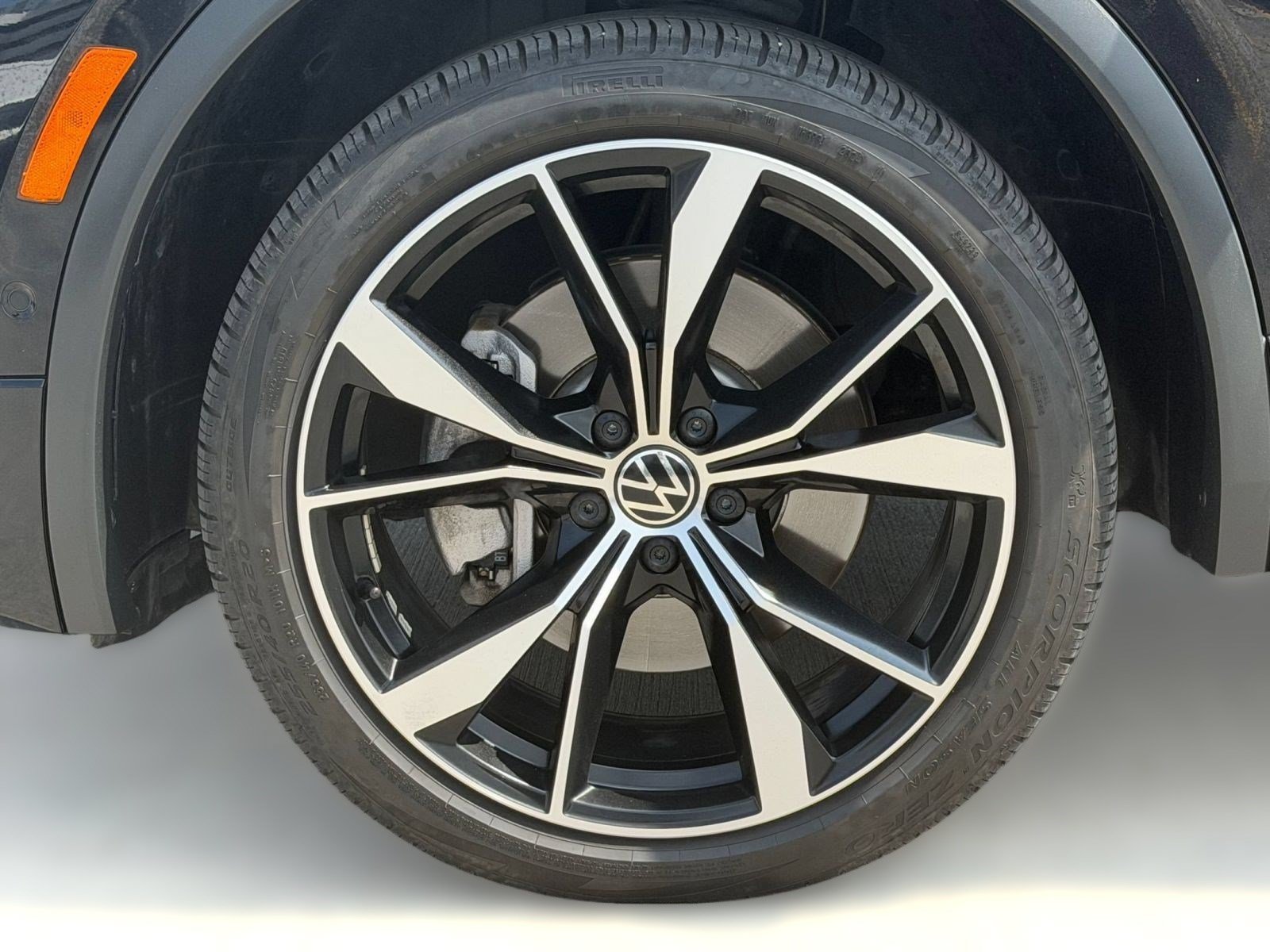 Used 2024 Volkswagen Tiguan SEL R-Line w/ MDO Package, Two-Row AWD/4WD image 12