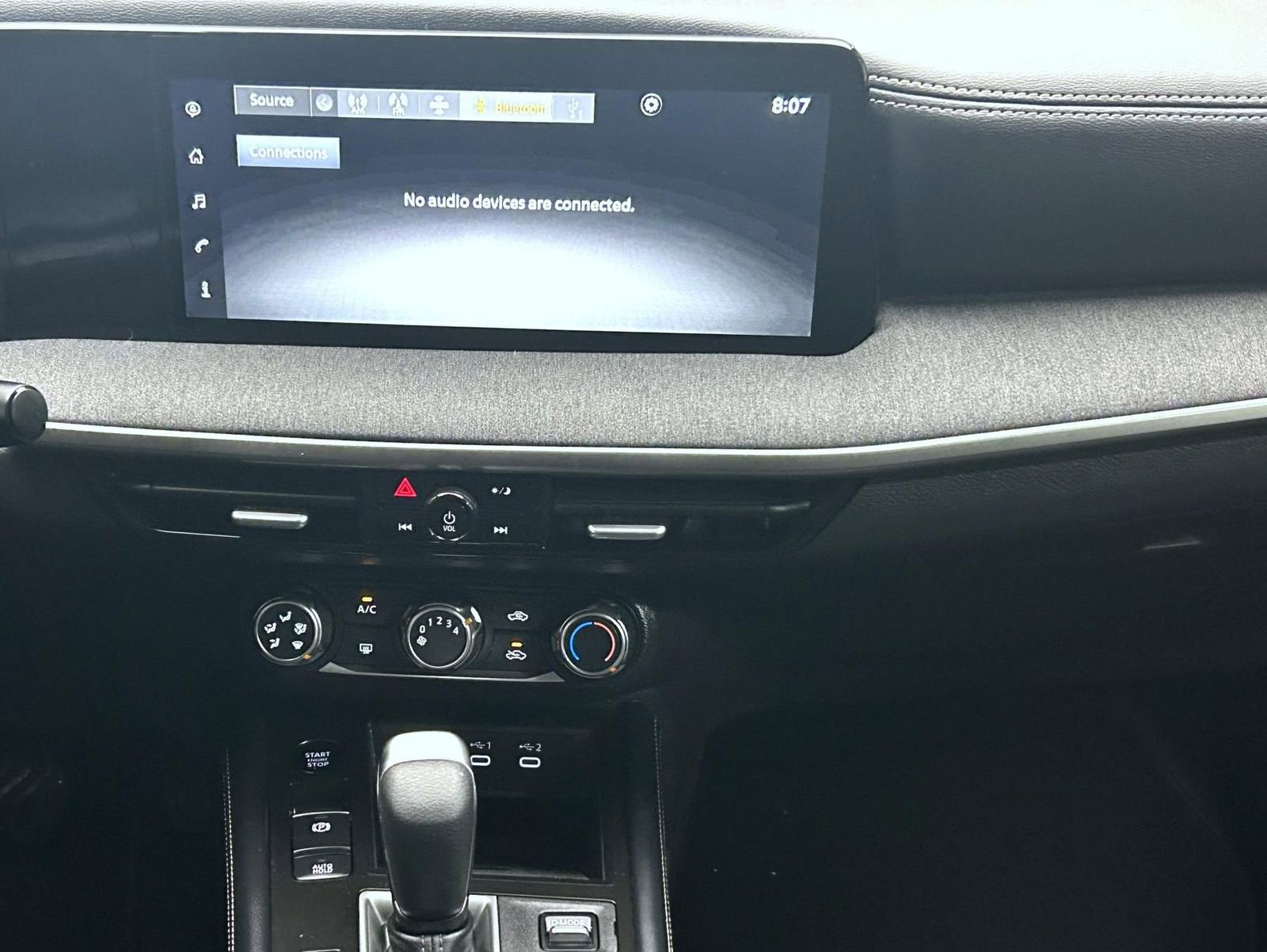 Certified 2025 Nissan Kicks SV image 13