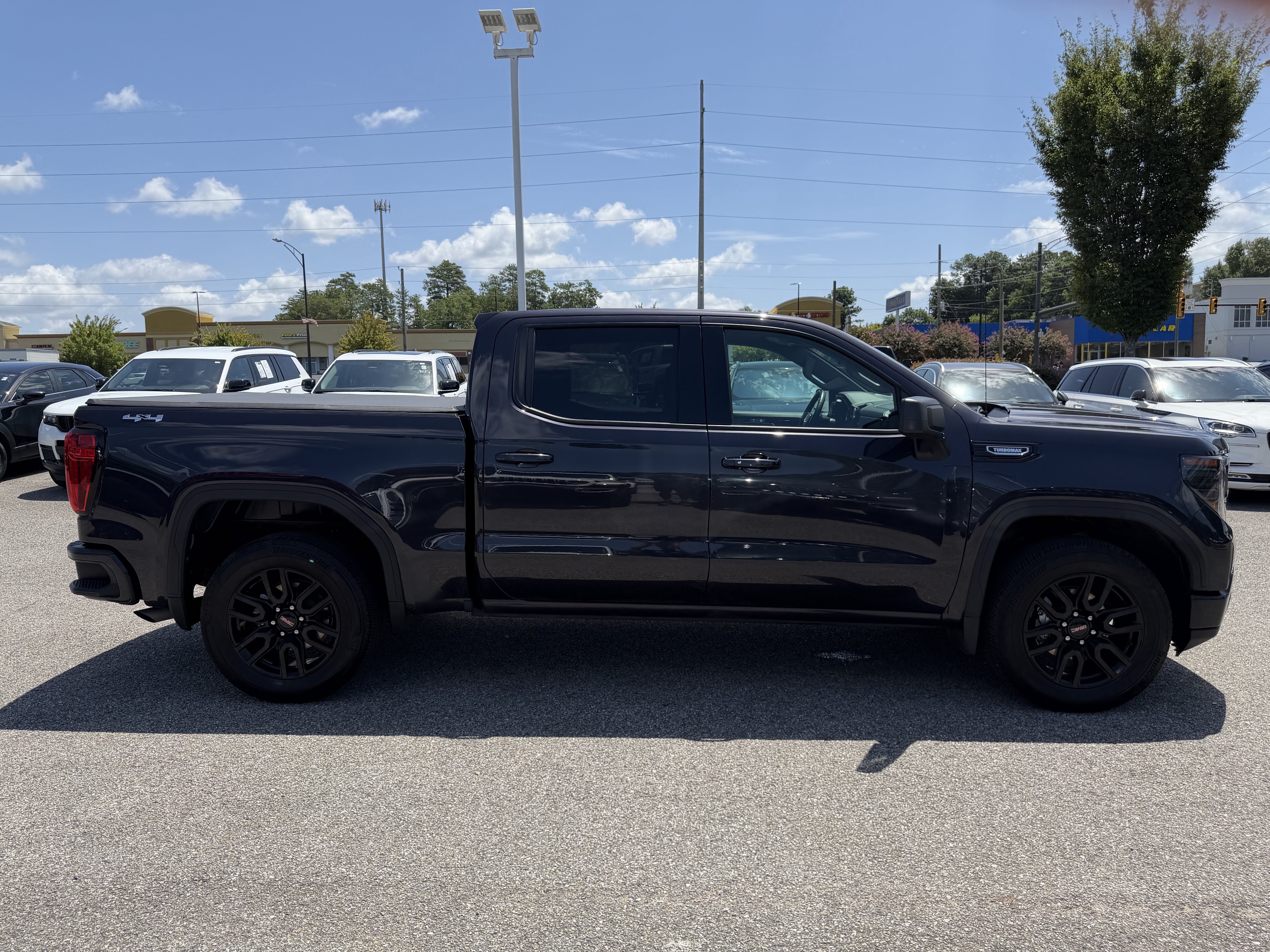 Used 2025 GMC Sierra 1500 Elevation AWD/4WD image 11