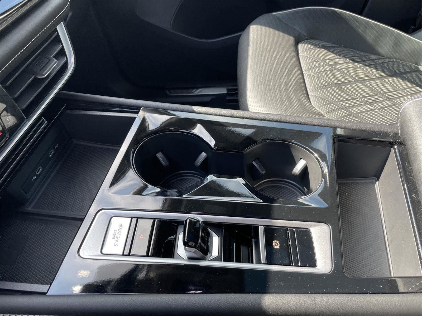 Used 2024 Volkswagen Atlas SEL Premium R-Line image 31