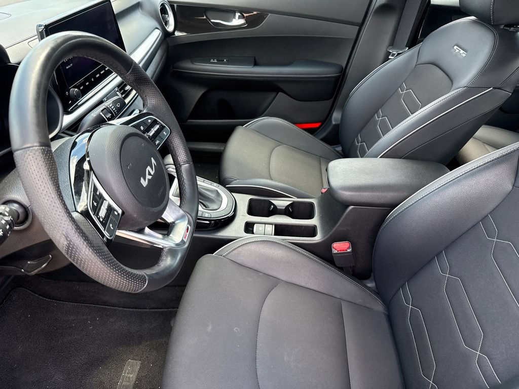 Used 2023 Kia Forte GT-Line w/ GT-Line Premium Package FWD image 16