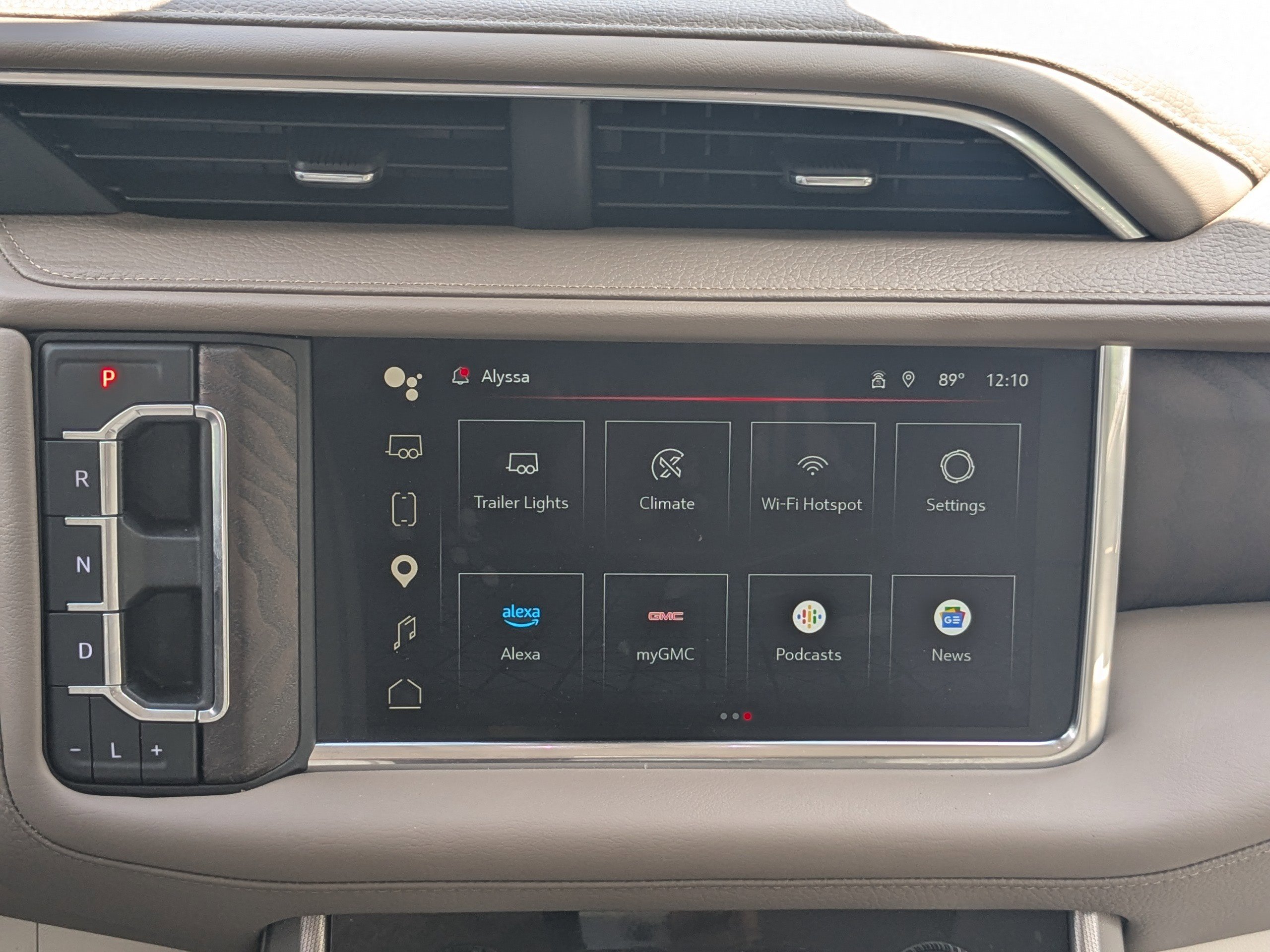 Used 2024 GMC Yukon Denali w/ LPO, Floor Liner Package AWD/4WD image 17