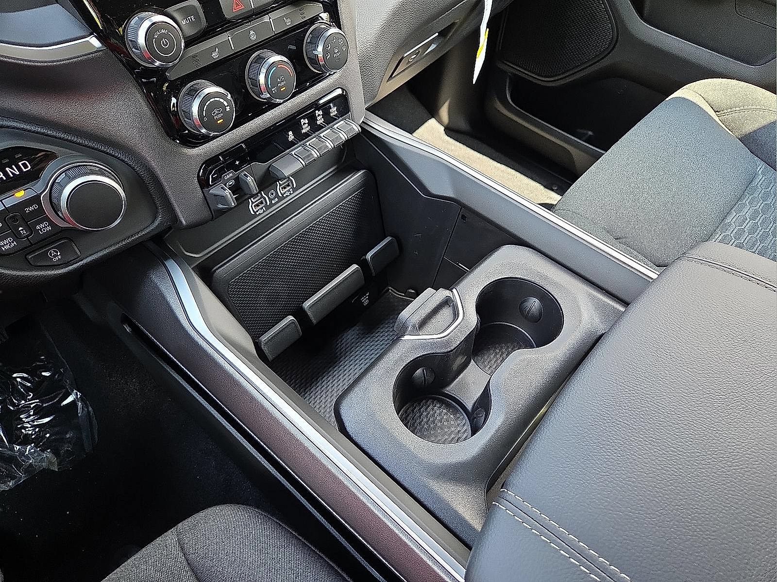 New 2026 RAM 1500 Big Horn AWD/4WD image 25