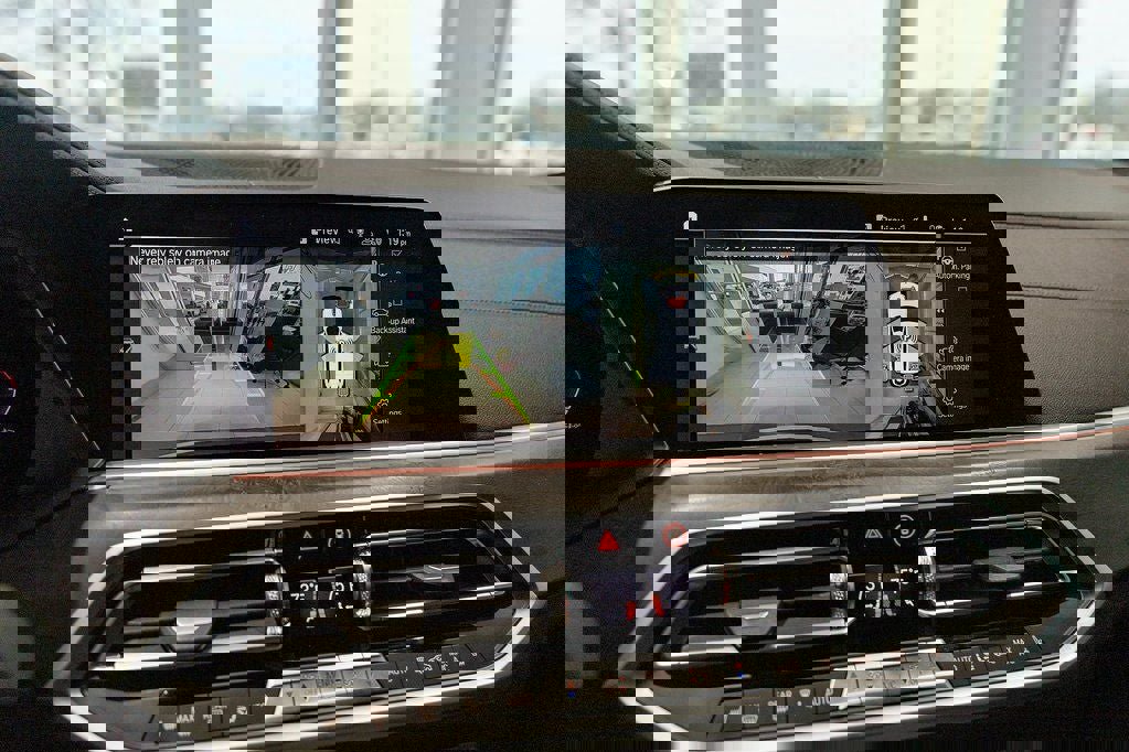 Used 2022 BMW X5 xDrive40i w/ Premium Package image 32