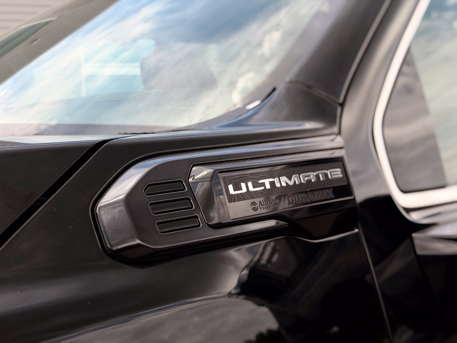 Used 2024 GMC Sierra 2500 Denali Ultimate w/ Max Trailering Package AWD/4WD image 6