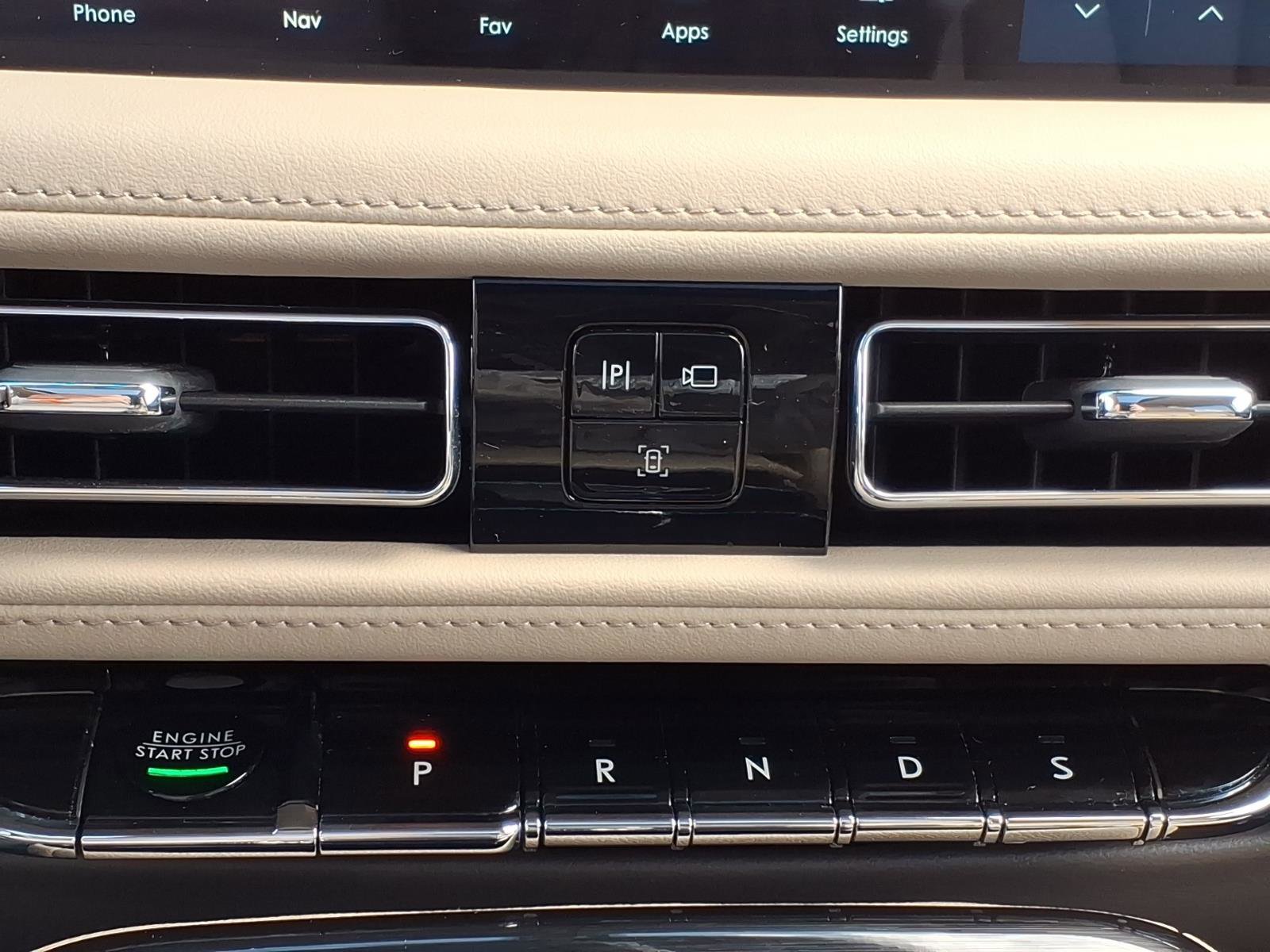 Used 2023 Lincoln Nautilus Reserve AWD/4WD image 19