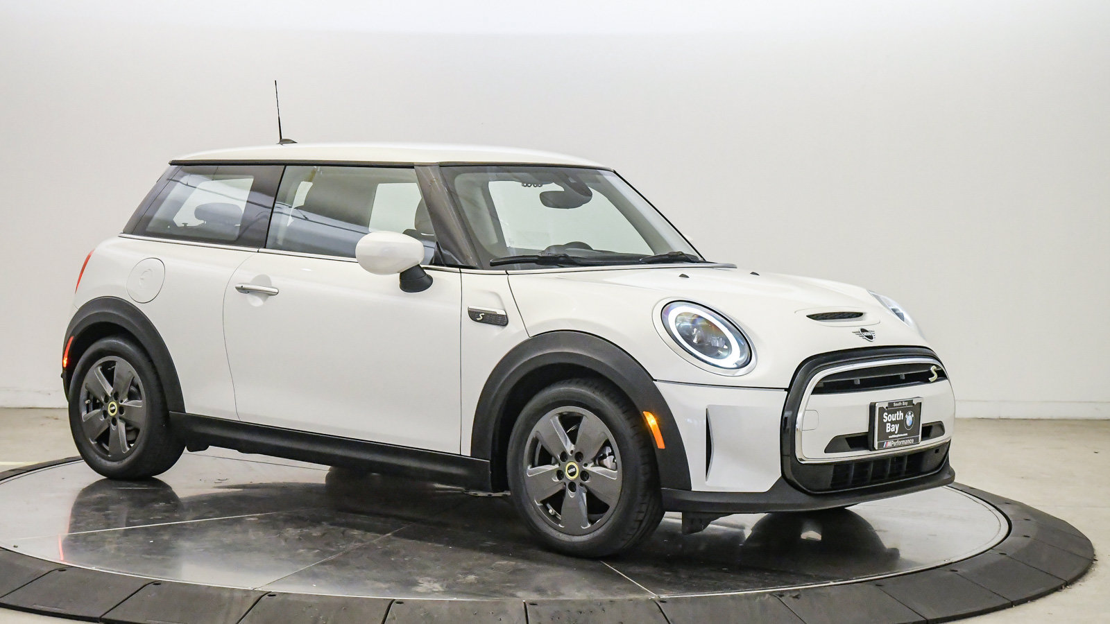 Certified 2024 MINI Cooper SE FWD image 6