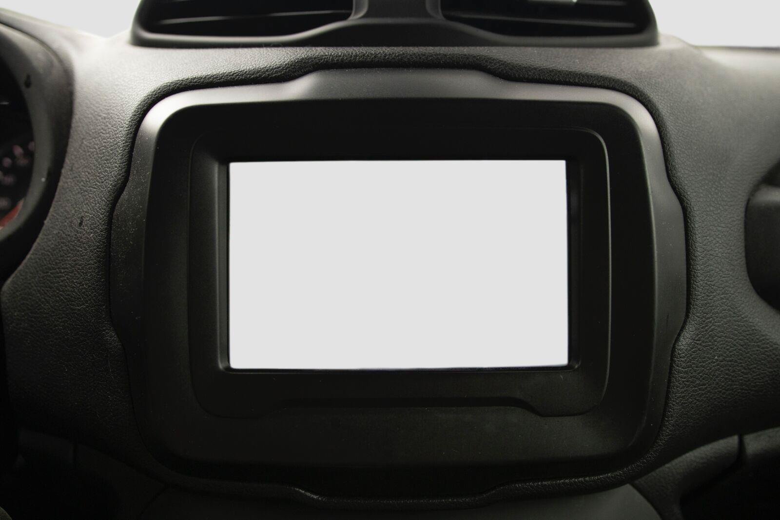 Used 2019 Jeep Renegade Latitude w/ Safety & Security Group II AWD/4WD image 13